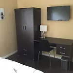 Domus Corso Umberto 18 B&B